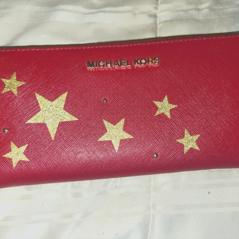 Michael Kors Accordion Wallet